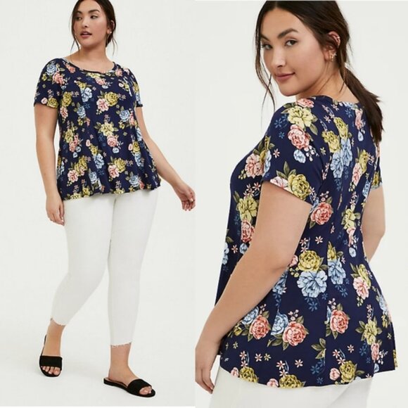 TORRID NAVY FLORAL CHALLIS FIT & FLARE BLOUSE NWT sz 3 - Picture 1 of 10